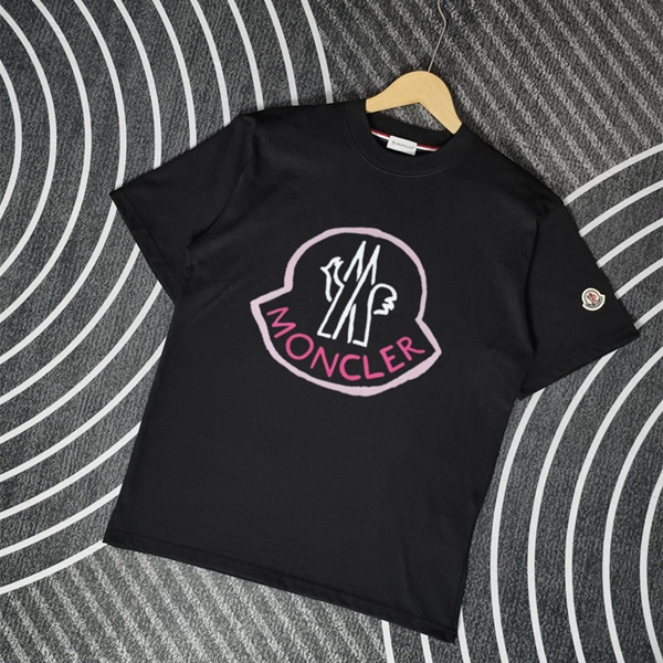 モンクレールTシャツ正面デザイン